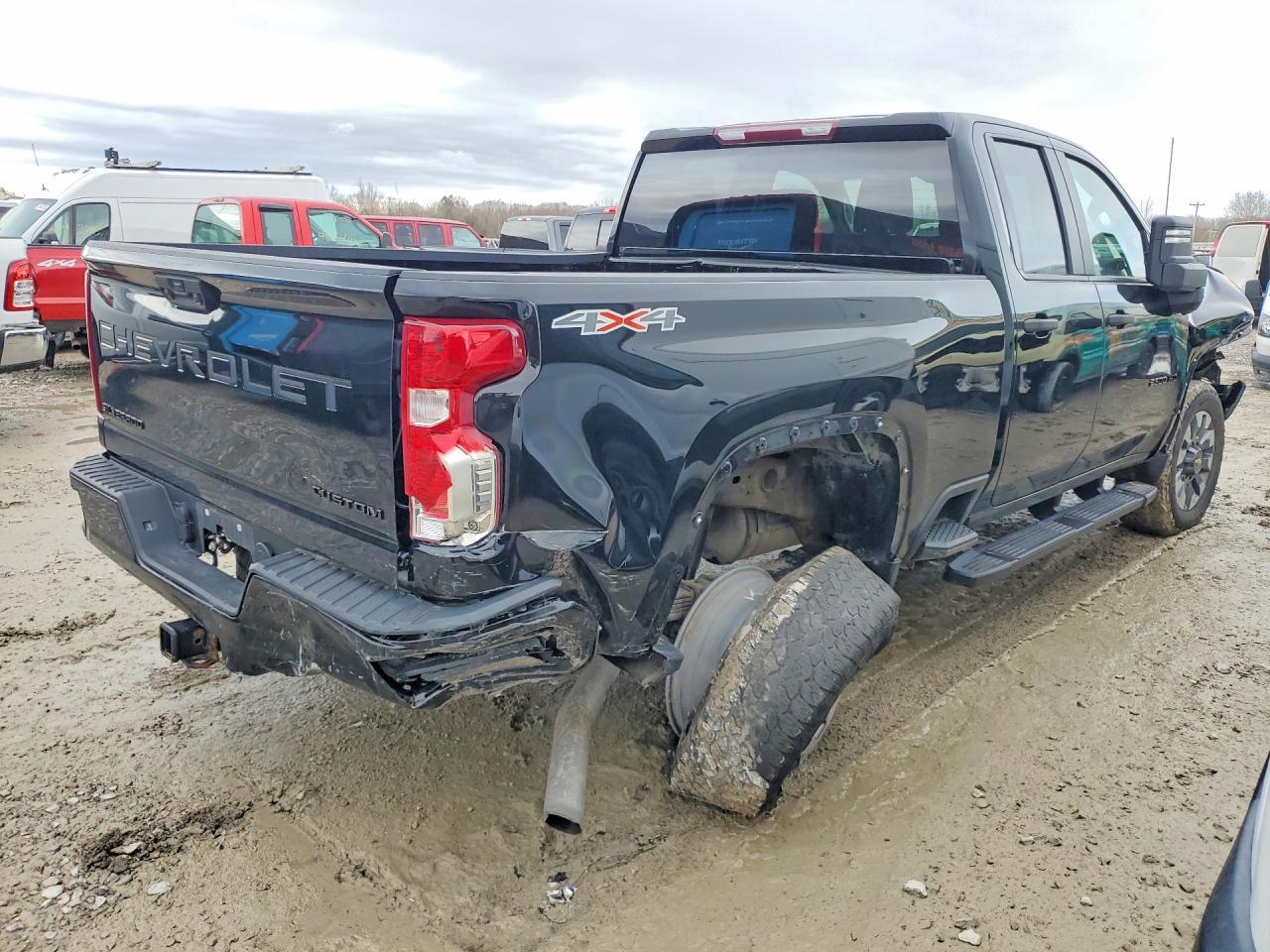 2023 Chevrolet Silverado K2500 Custom - Фото 3