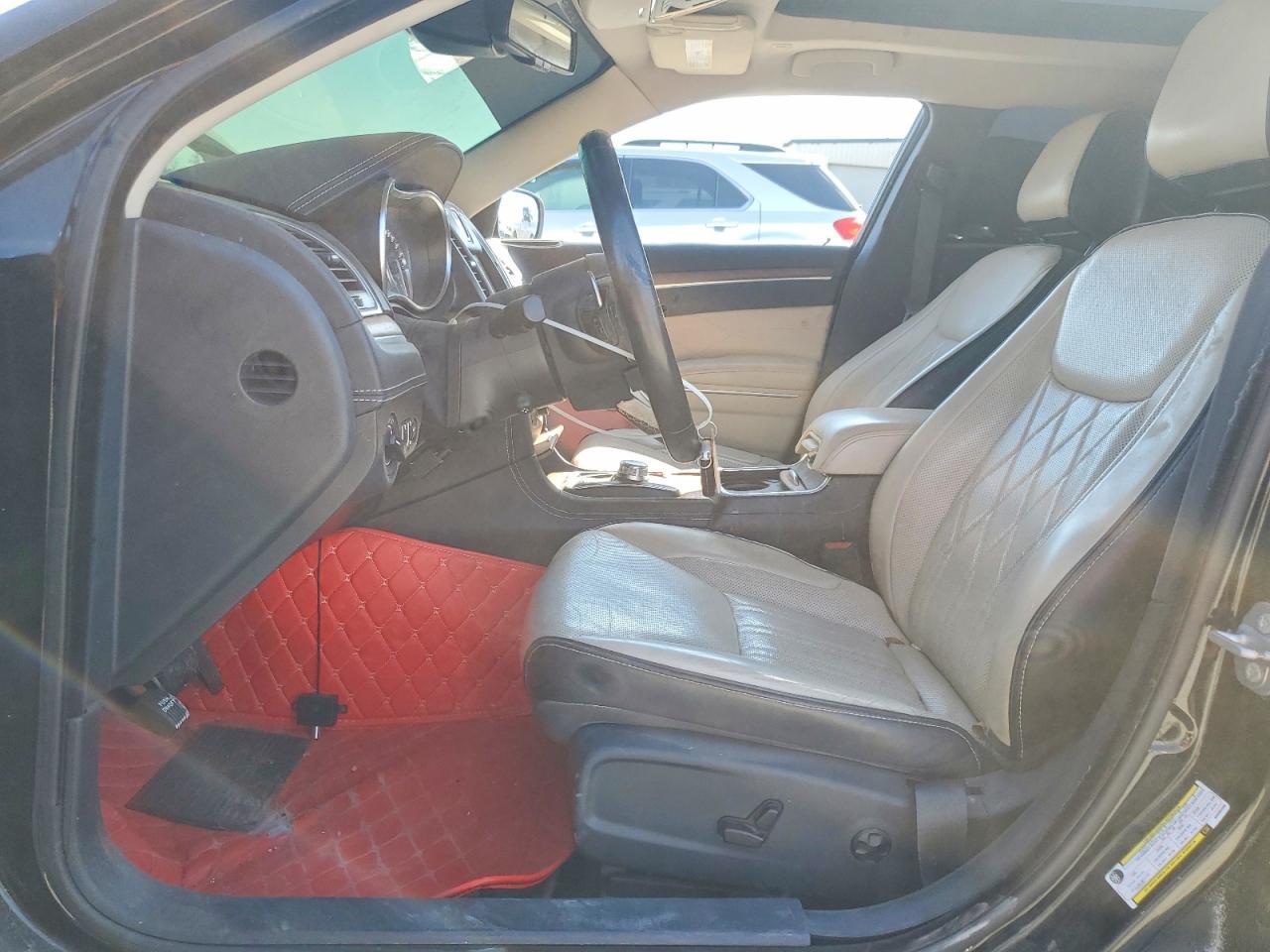 2019 Chrysler 300C - Фото 7