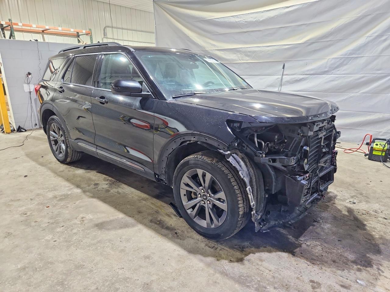 2023 Ford Explorer Xlt - Image 4
