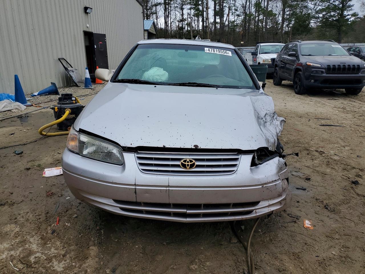 1998 Toyota Camry Le - Фото 5