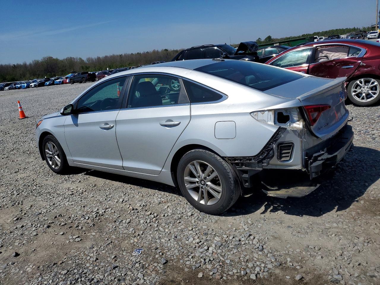 2016 Hyundai Sonata Se - Фото 2