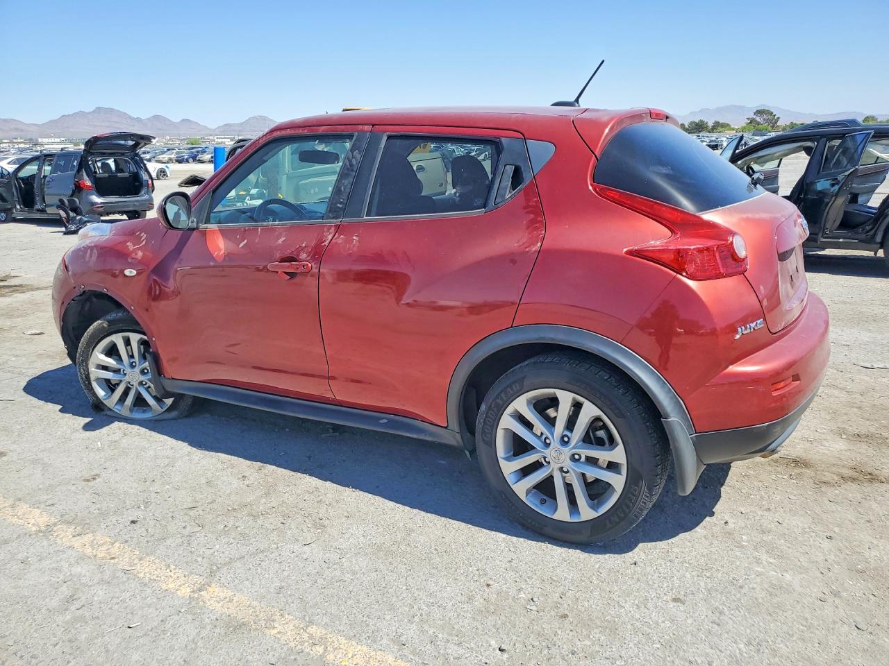 2014 Nissan Juke Sv - Image 2