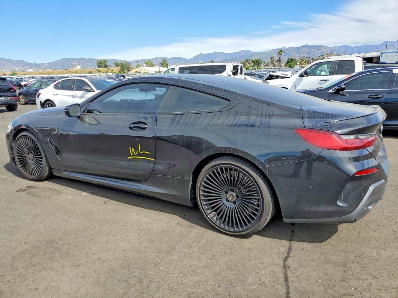 2022 BMW M850Xi - Фото 2