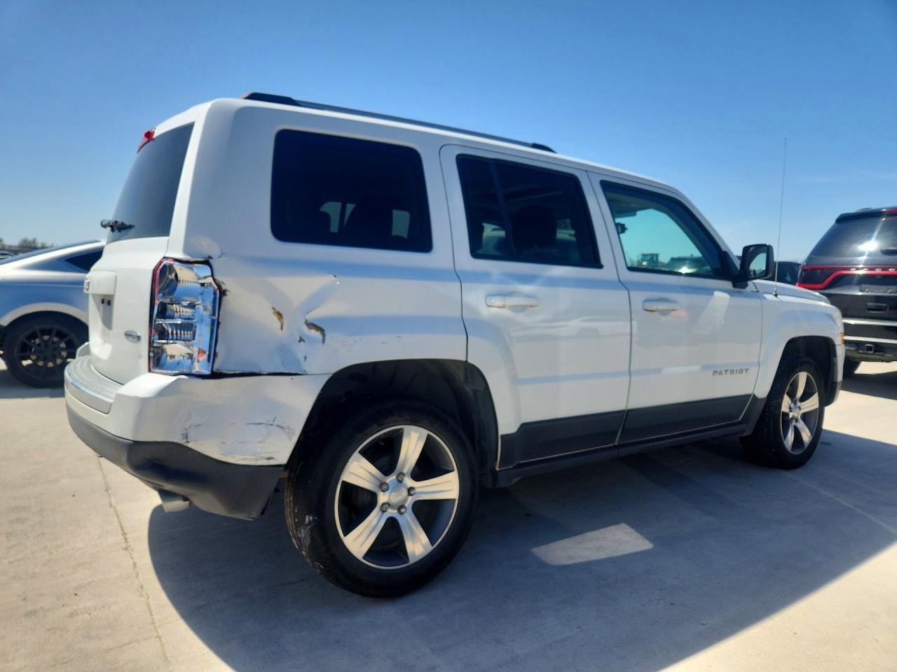 2016 Jeep Patriot Latitude - Image 3