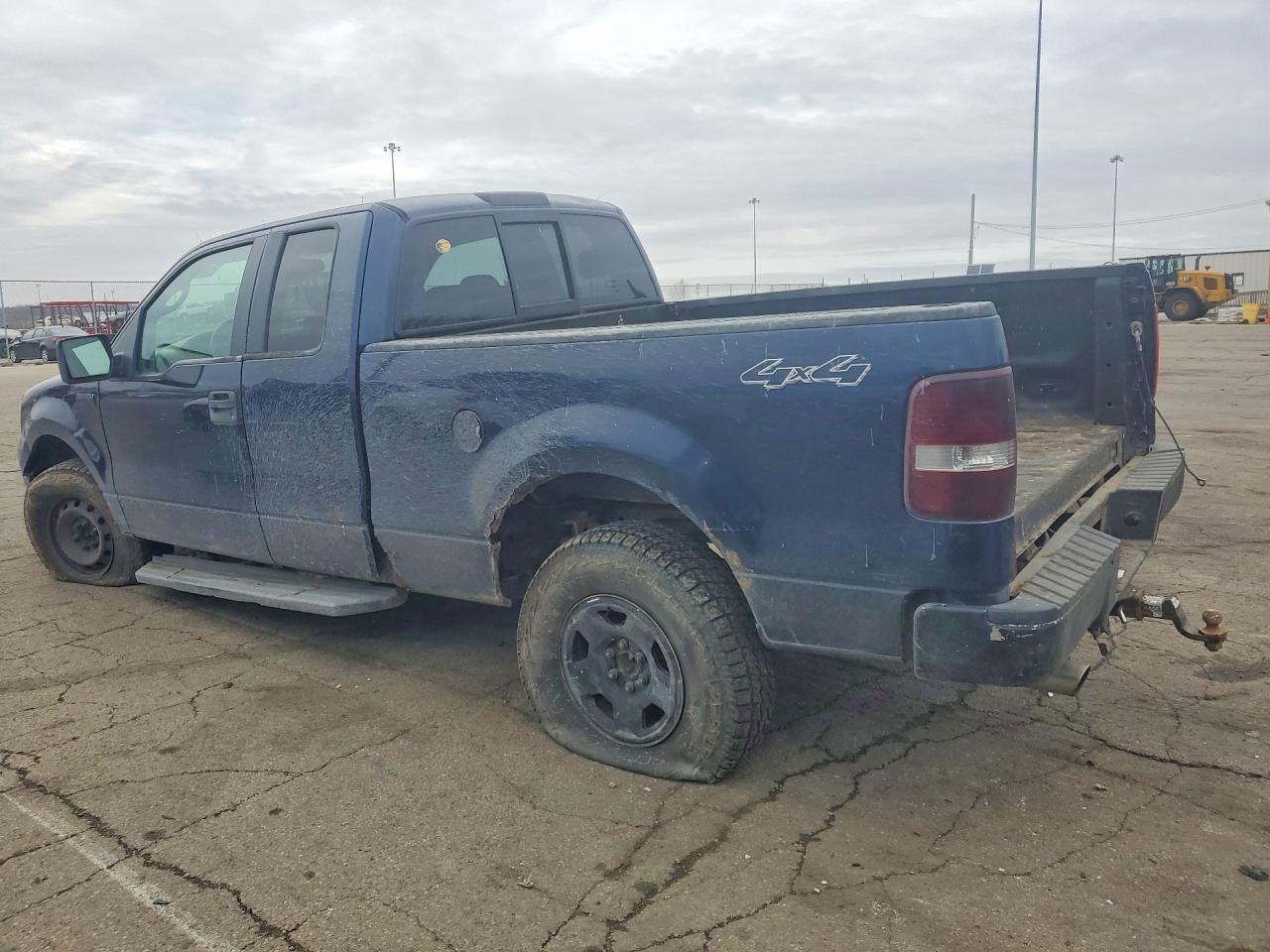 2005 Ford F150 - Фото 2