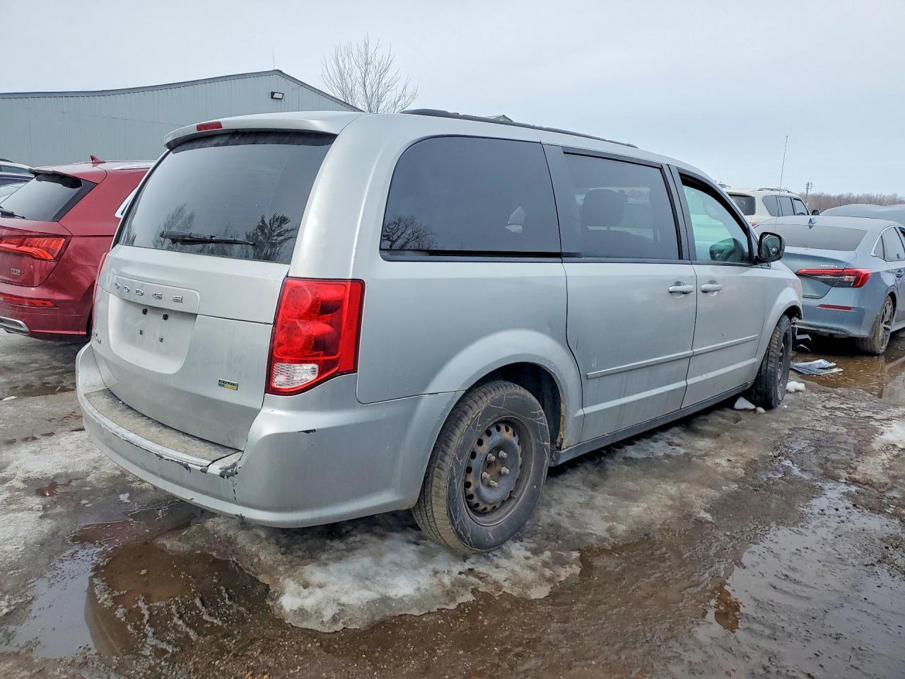 2011 Dodge Grand Caravan Express - Image 3