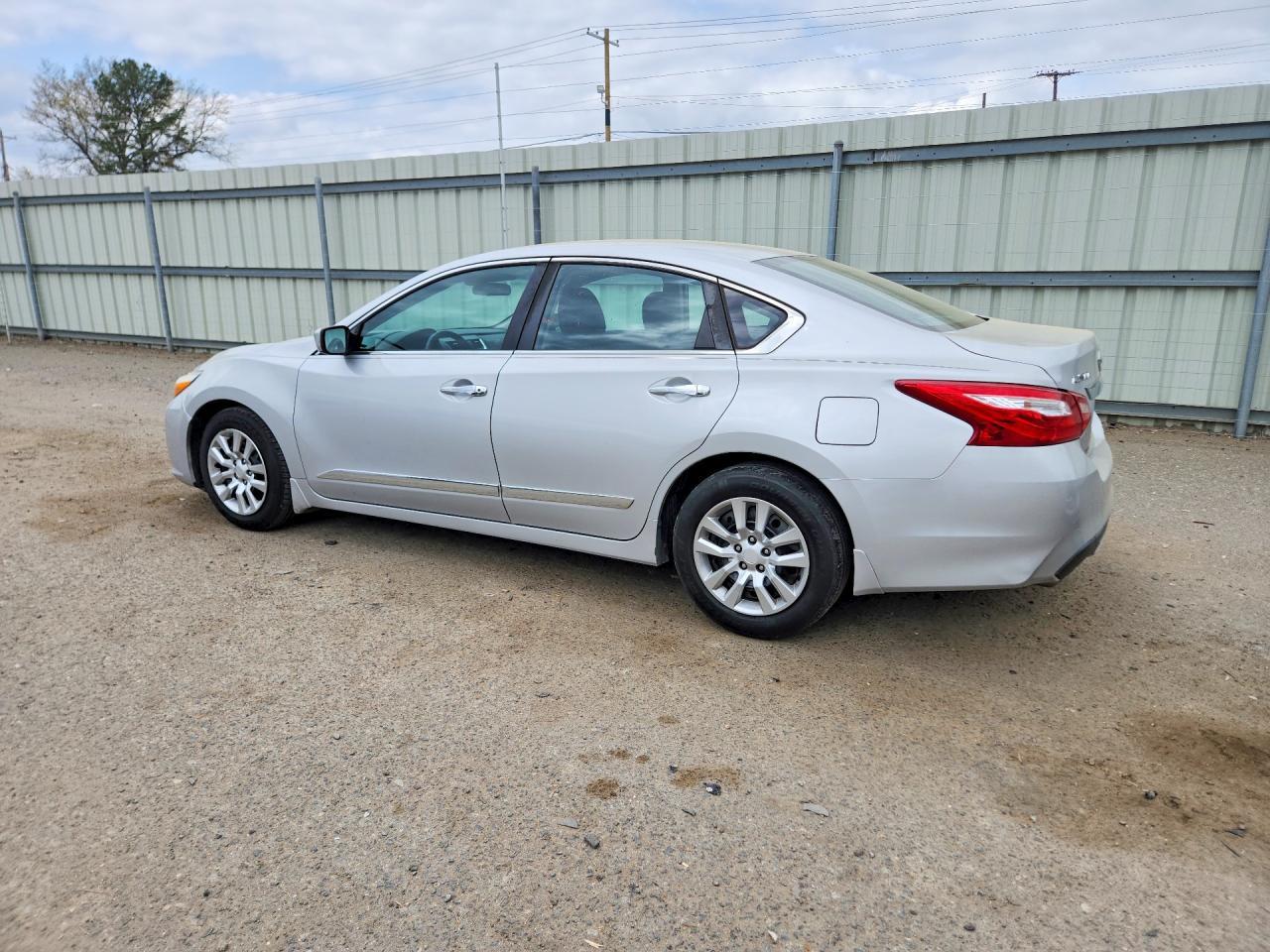 2017 Nissan Altima 2.5 S - Фото 2