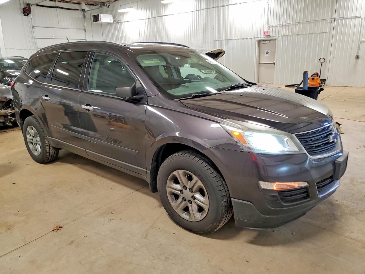 2015 Chevrolet Traverse Ls - Фото 4