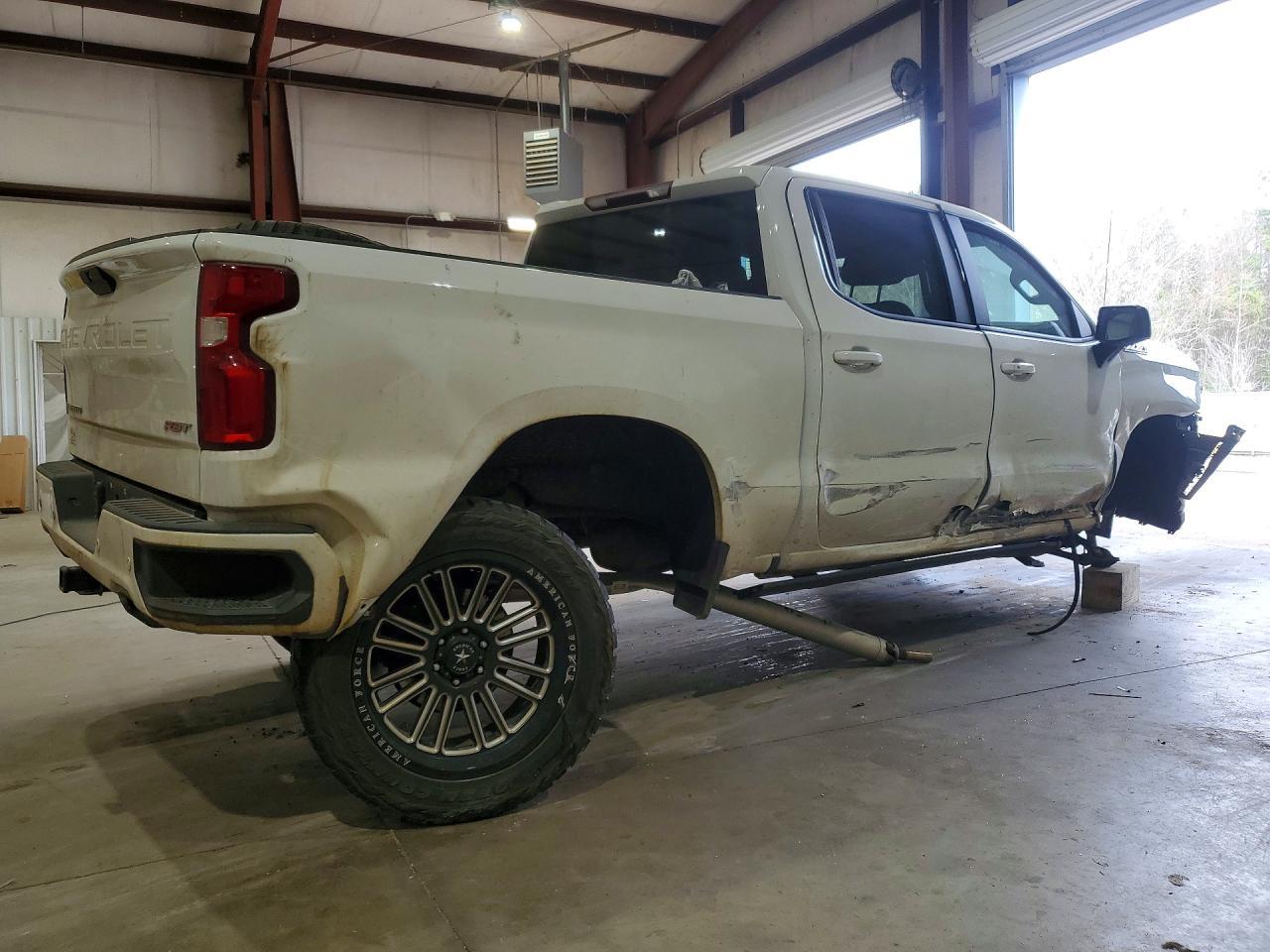 2022 Chevrolet Silverado Ltd K1500 Rst - Image 3