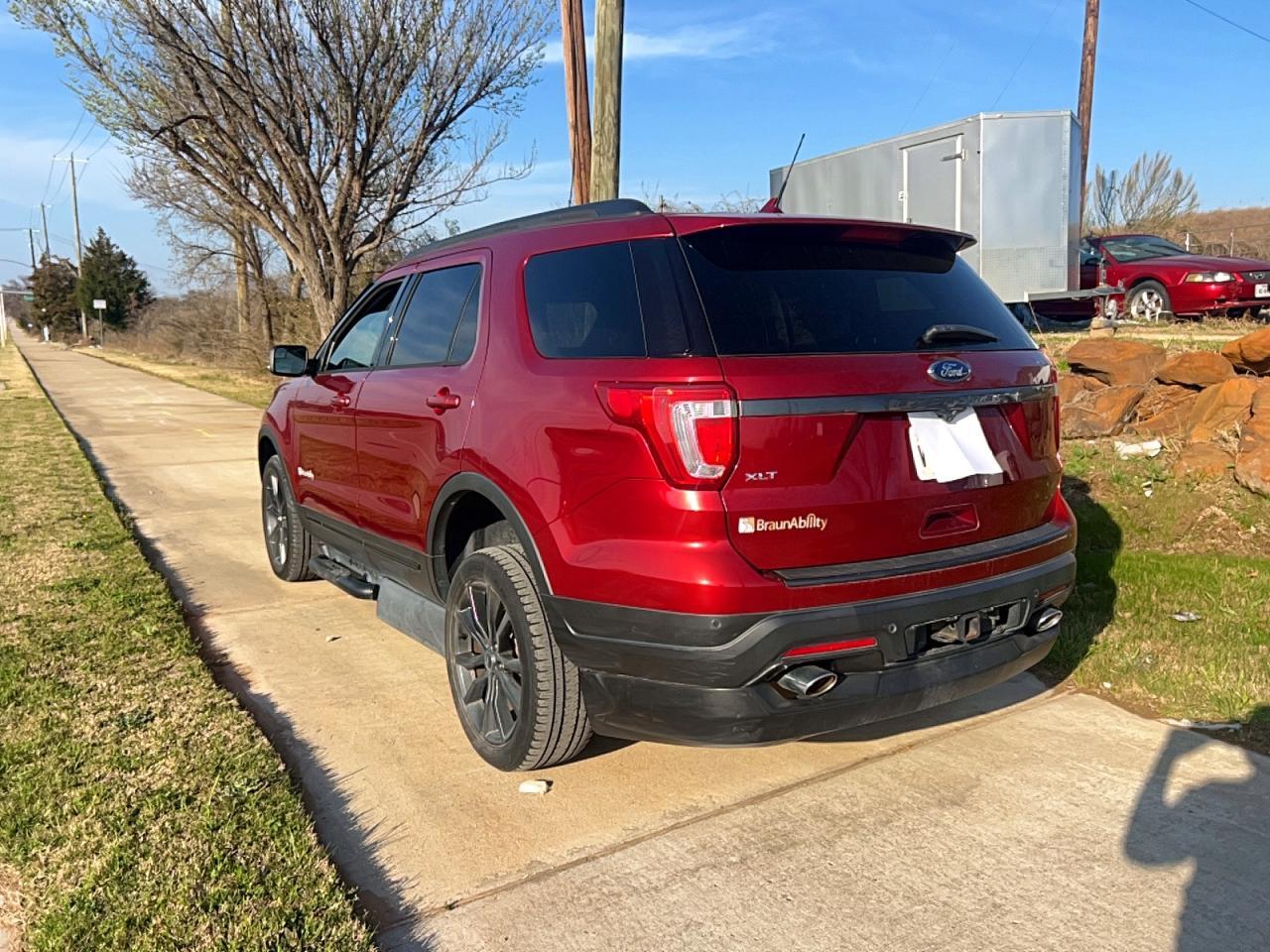 2018 Ford Explorer Xlt - Фото 3