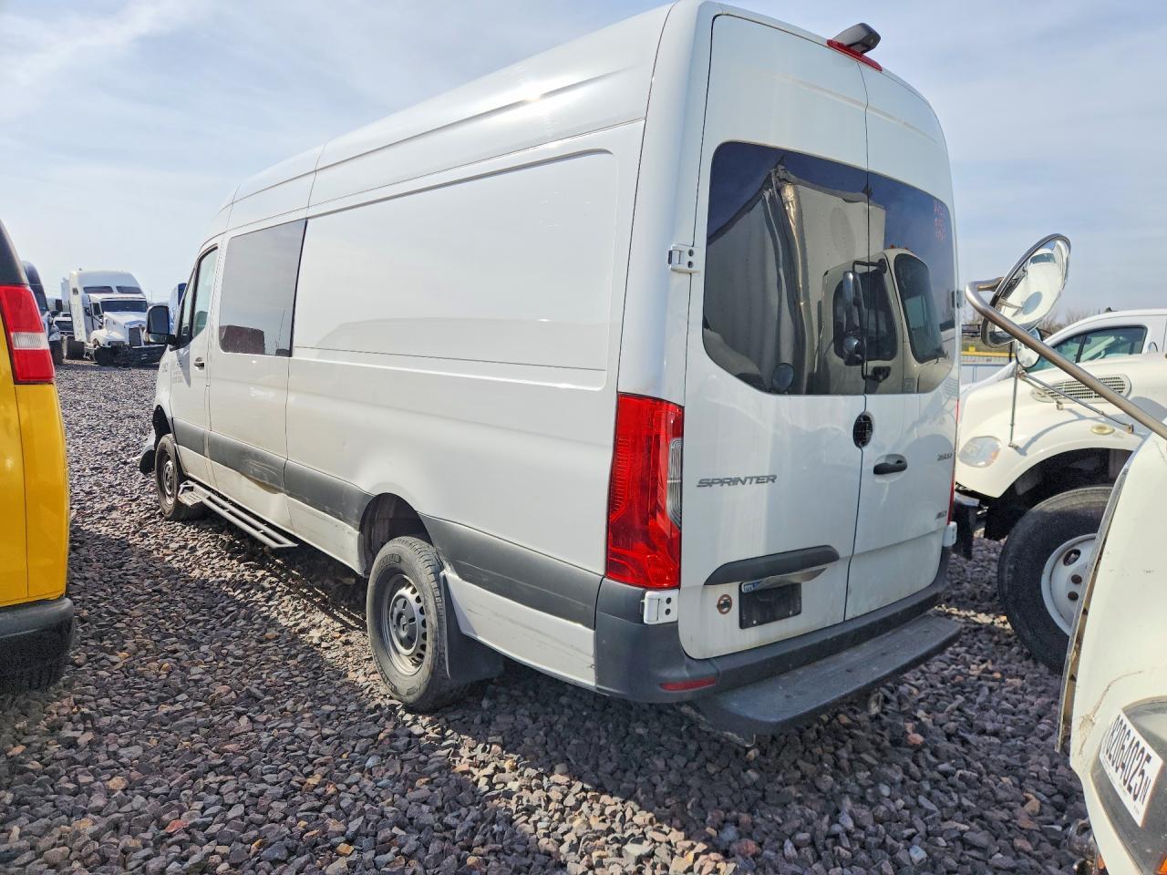 2024 Mercedes Benz Sprinter 2500 Delivery Van - Фото 2