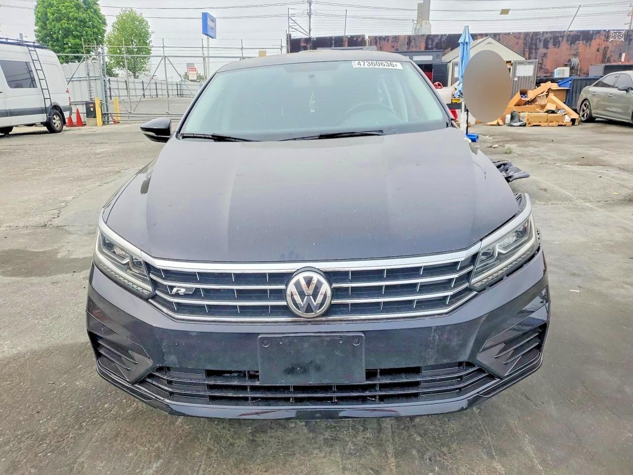 2017 Volkswagen Passat R-Line - Фото 5