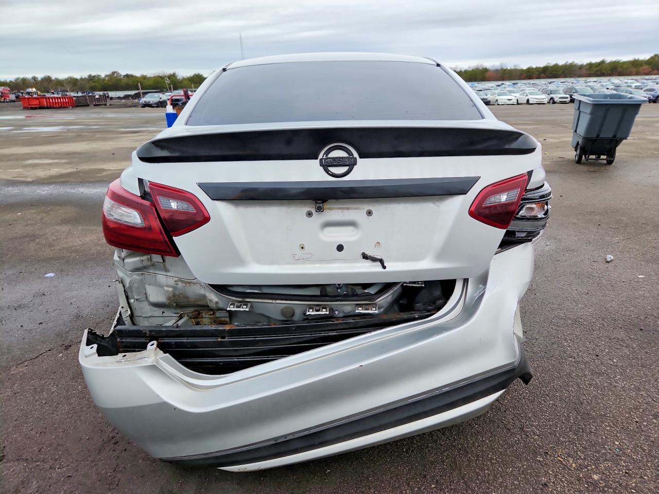 2017 Nissan Altima 2.5 Sr - Image 6