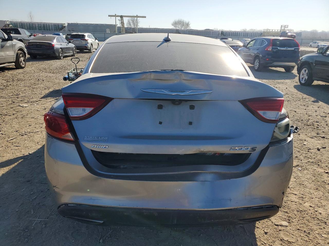 2015 Chrysler 200 S - Image 6