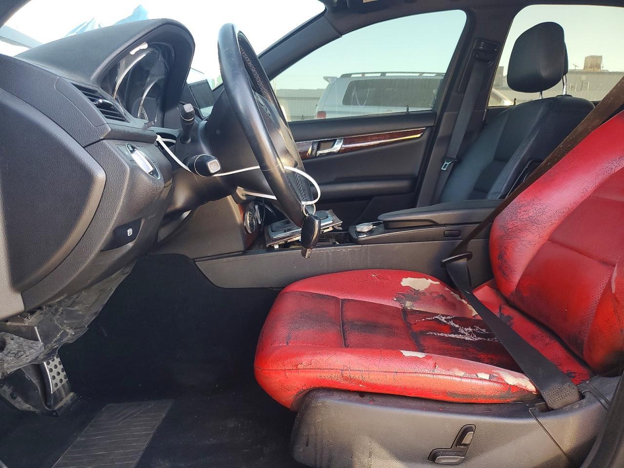 2011 Mercedes-Benz C 300 - Фото 7