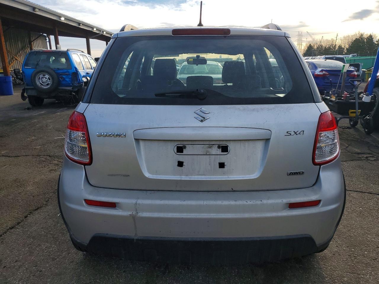 2010 Suzuki Sx4 - Image 6