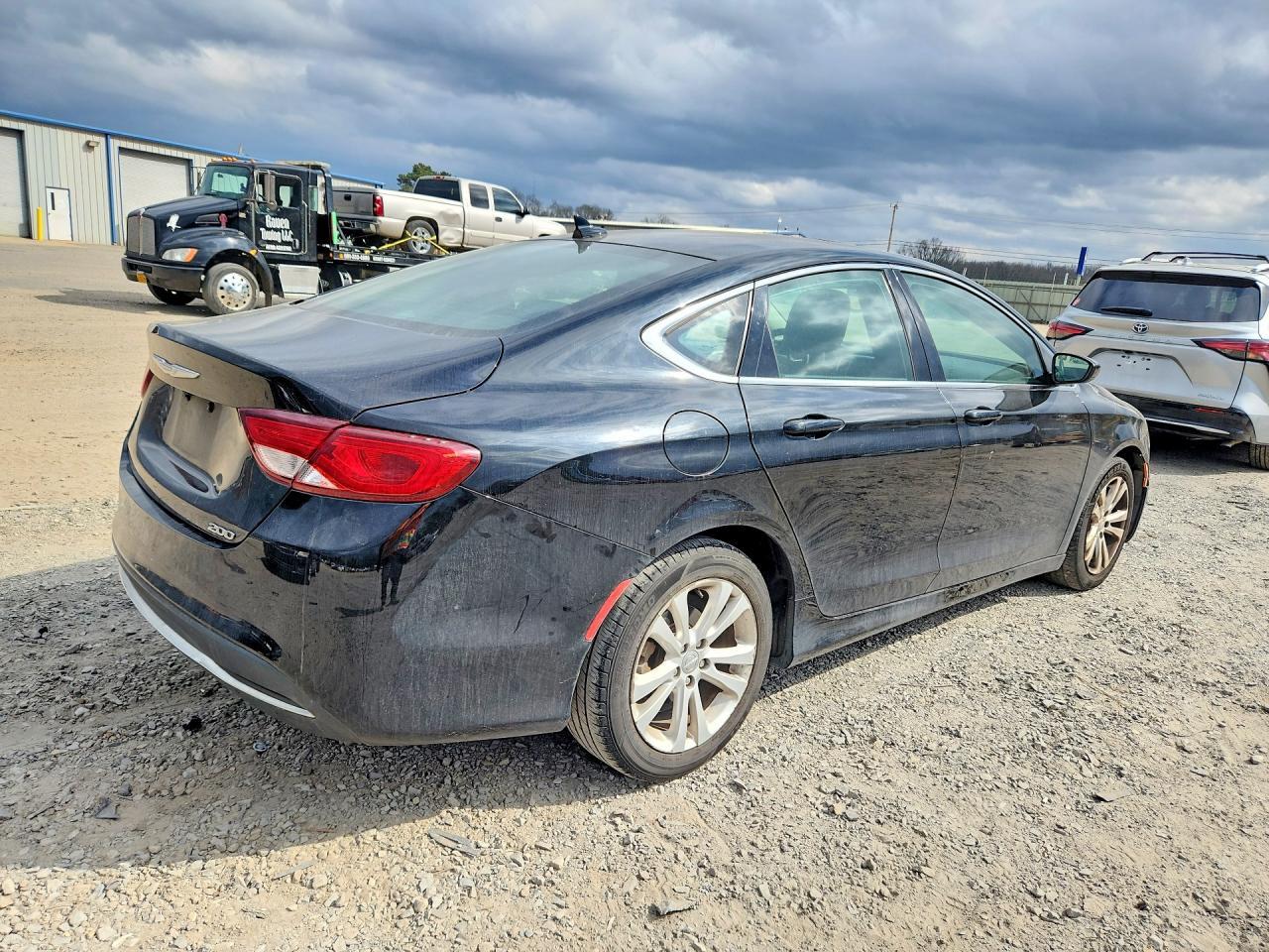 2016 Chrysler 200 - Image 3