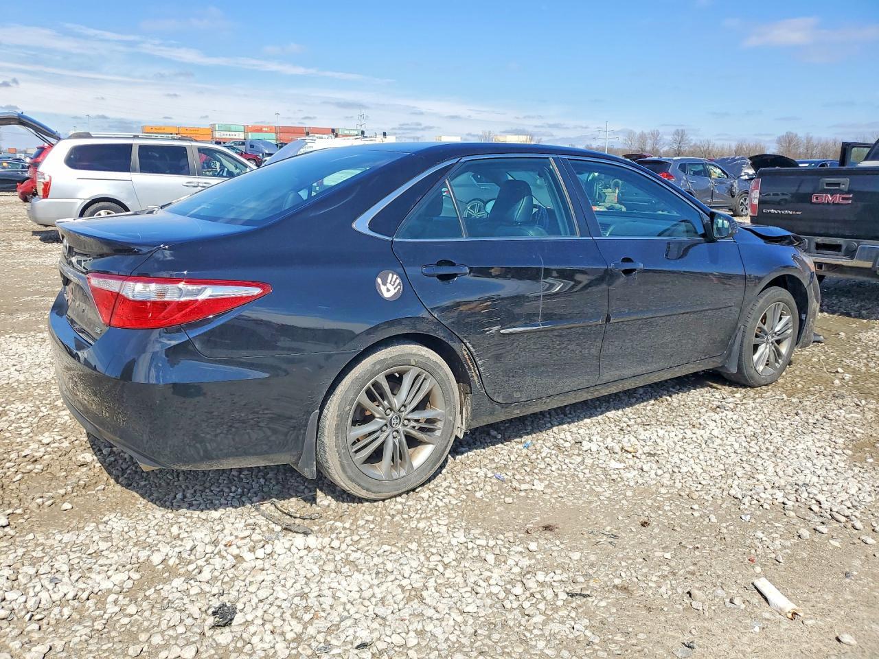 2017 Toyota Camry - Фото 3