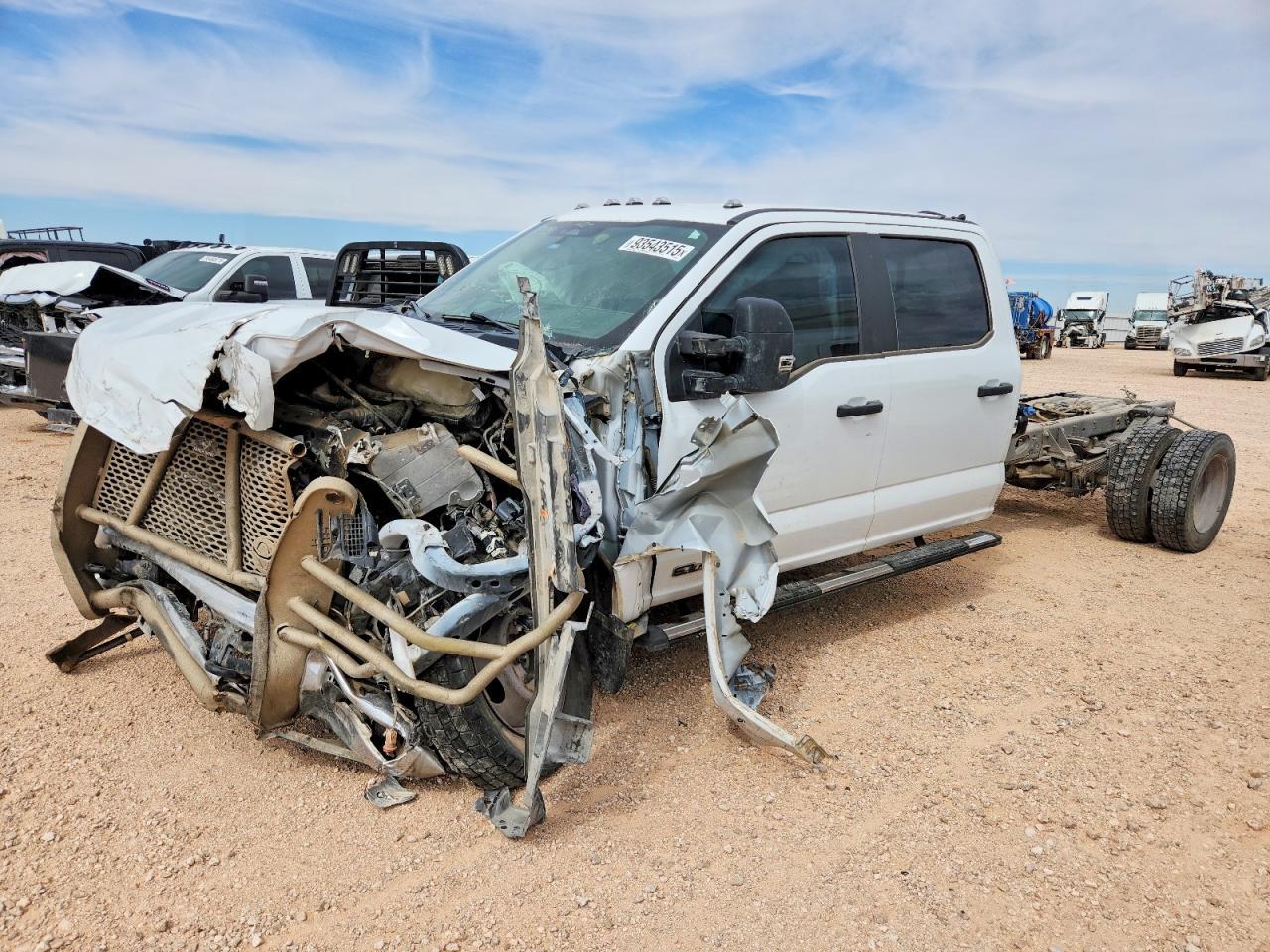 2023 Ford F550 Super Duty Truck Cab And Chassis - Image 2