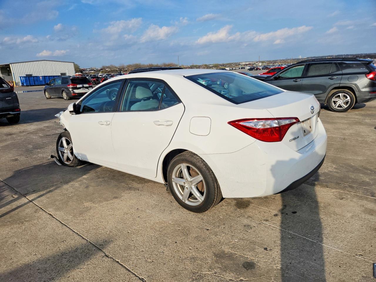 2015 Toyota Corolla Le - Фото 2