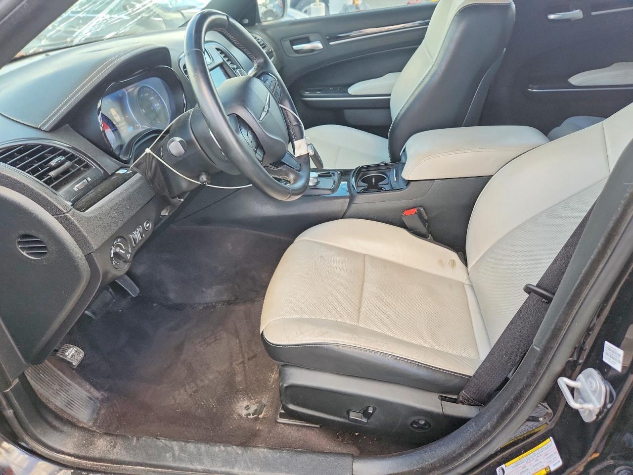 2019 Chrysler 300 S - Фото 7