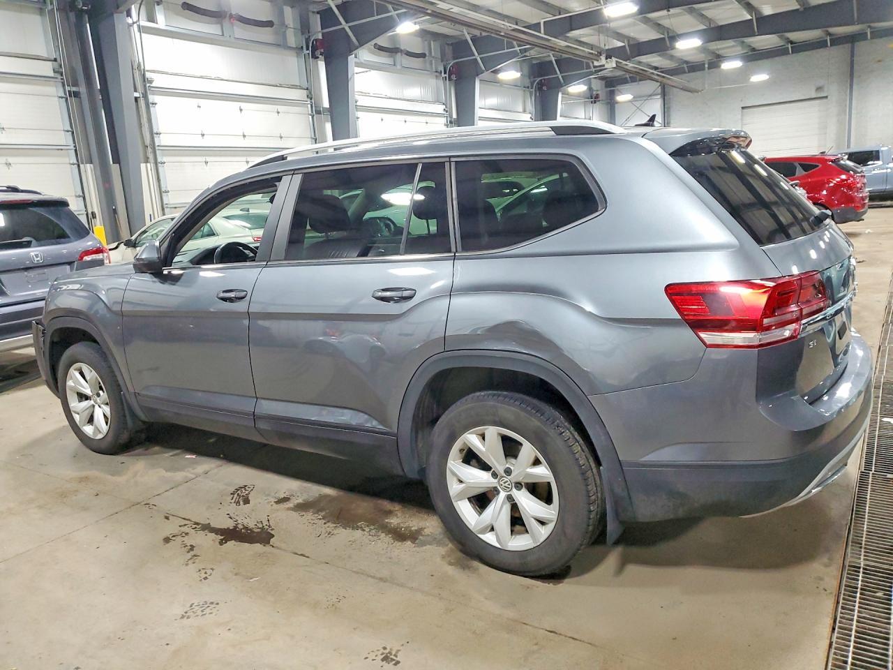 2018 Volkswagen Atlas Se - Фото 2