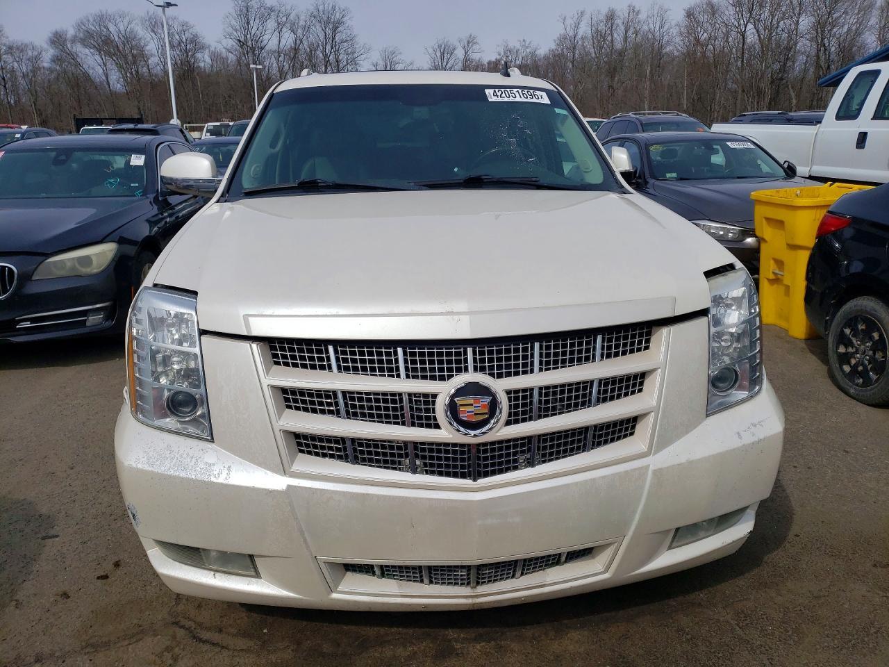 2013 Cadillac Escalade - Image 5