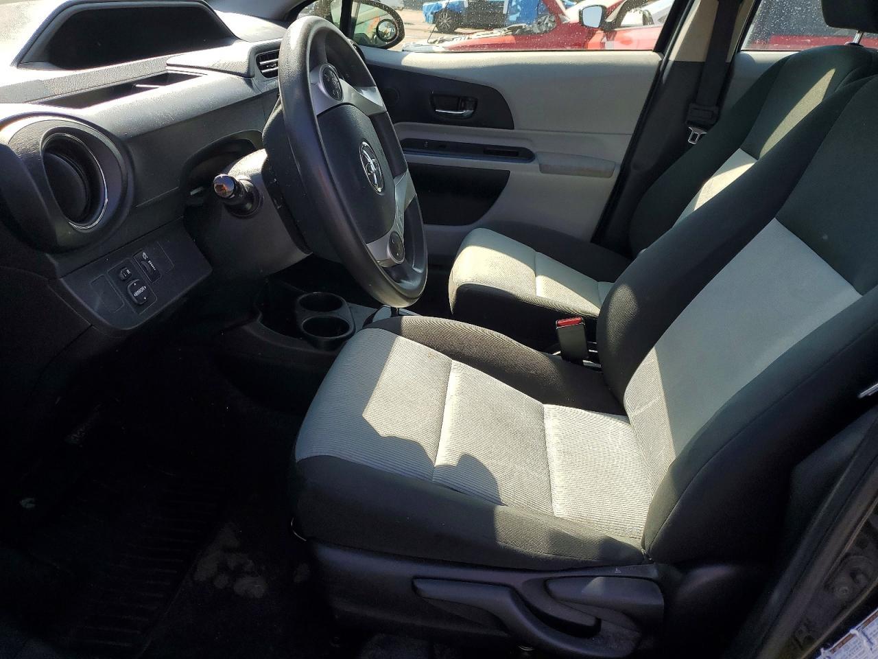 2013 Toyota Prius C Three - Фото 7