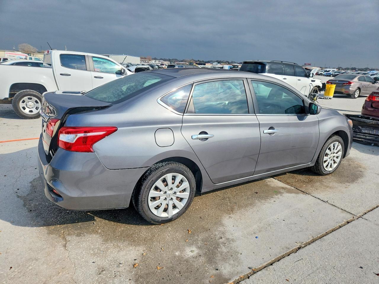 2018 Nissan Sentra S - Фото 3