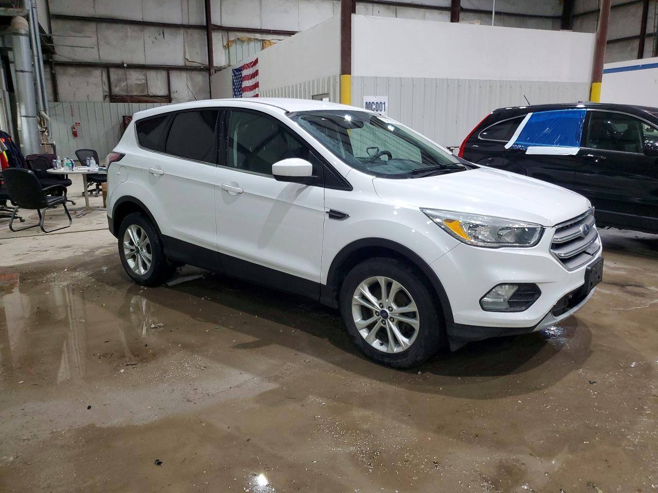 2017 Ford Escape Se - Фото 4