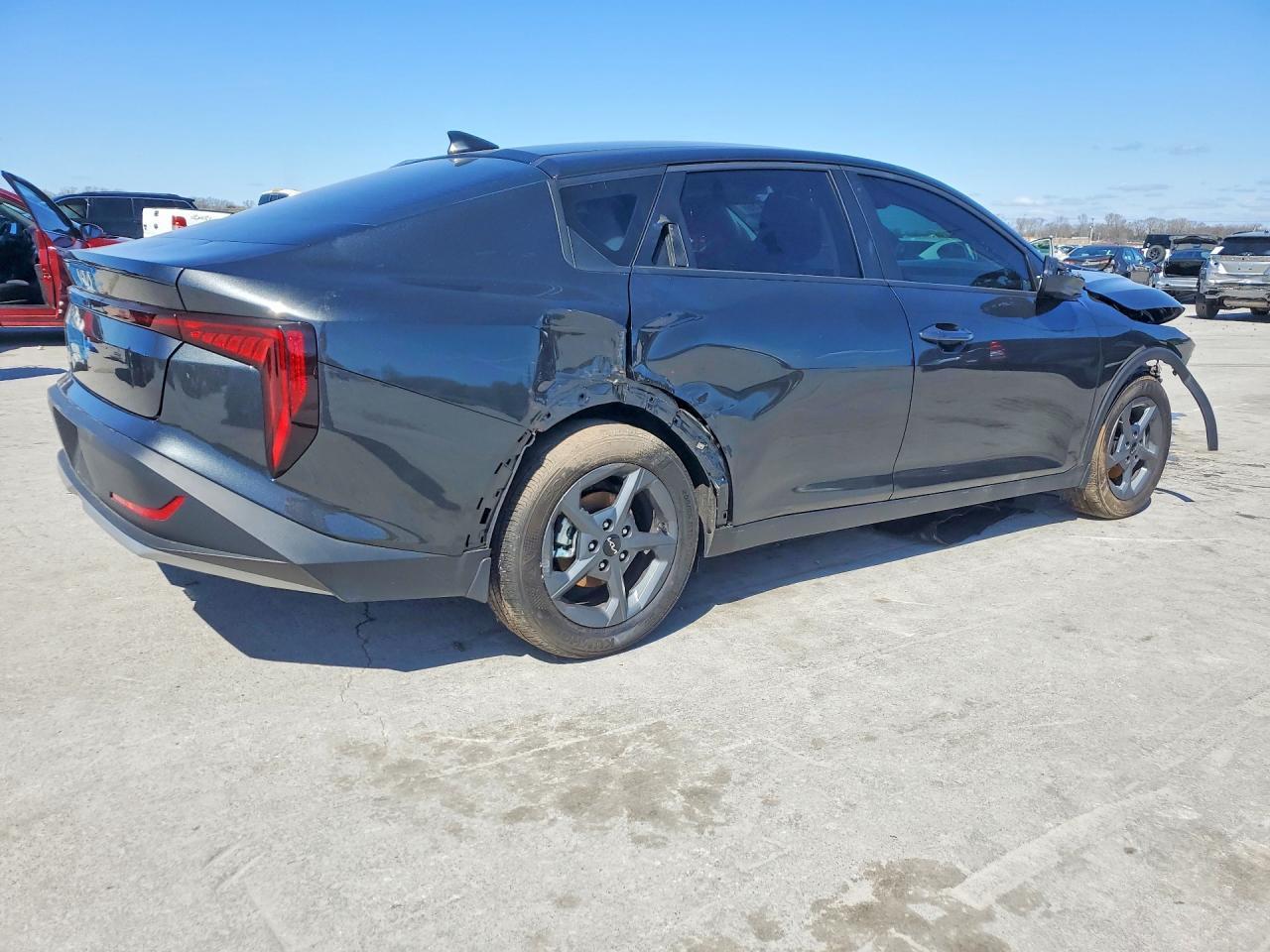 2026 Kia K4 Lxs - Image 3