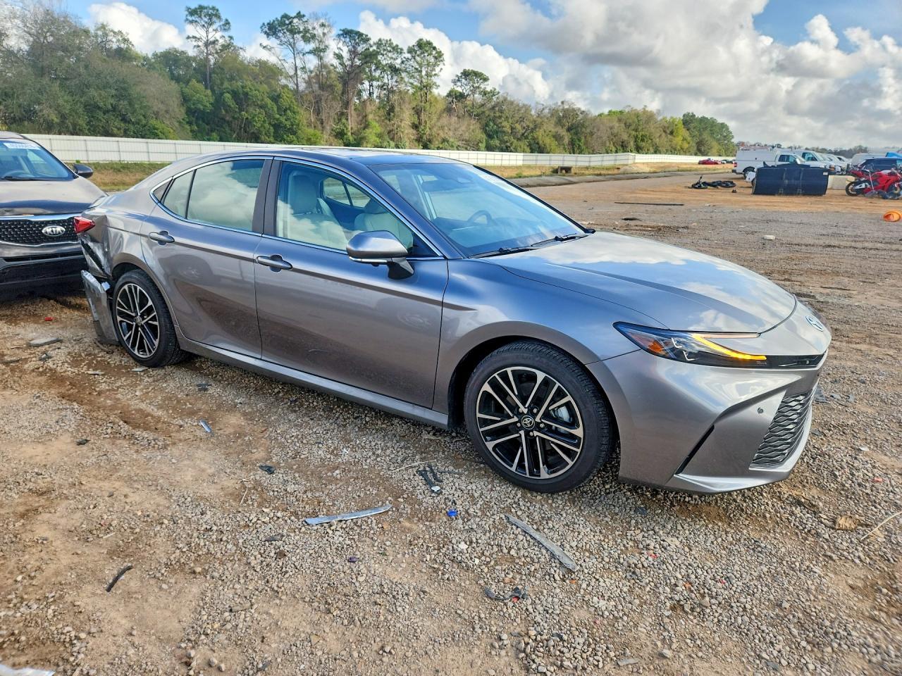 2025 Toyota Camry Xle - Фото 4