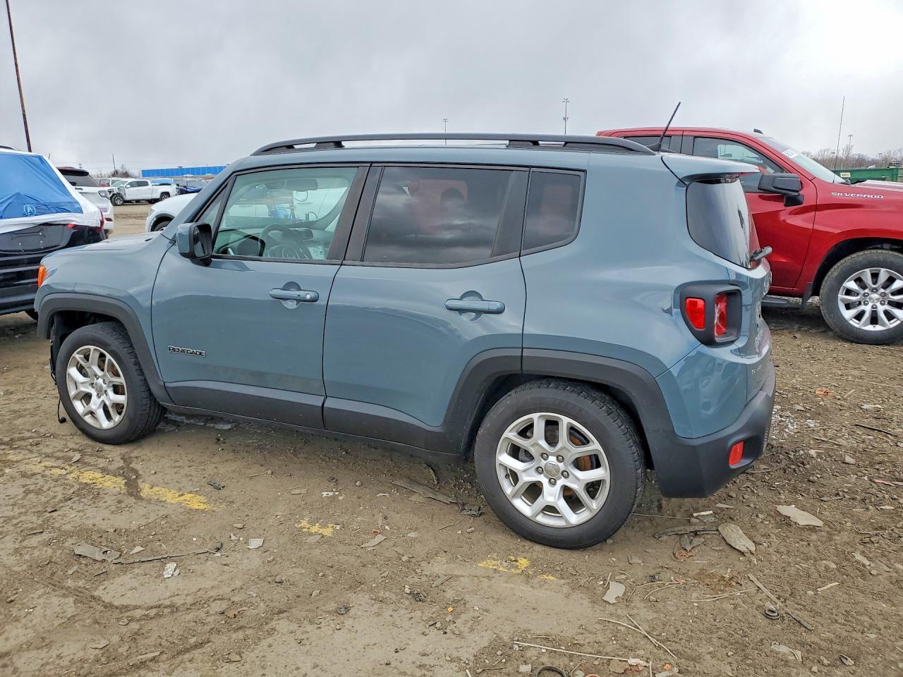 2018 Jeep Renegade Latitude - Image 2