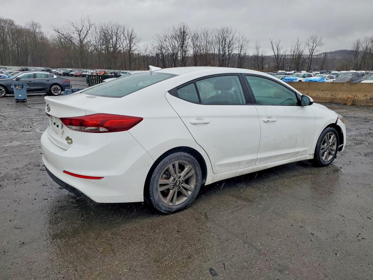 2018 Hyundai Elantra Value Edition - Image 3