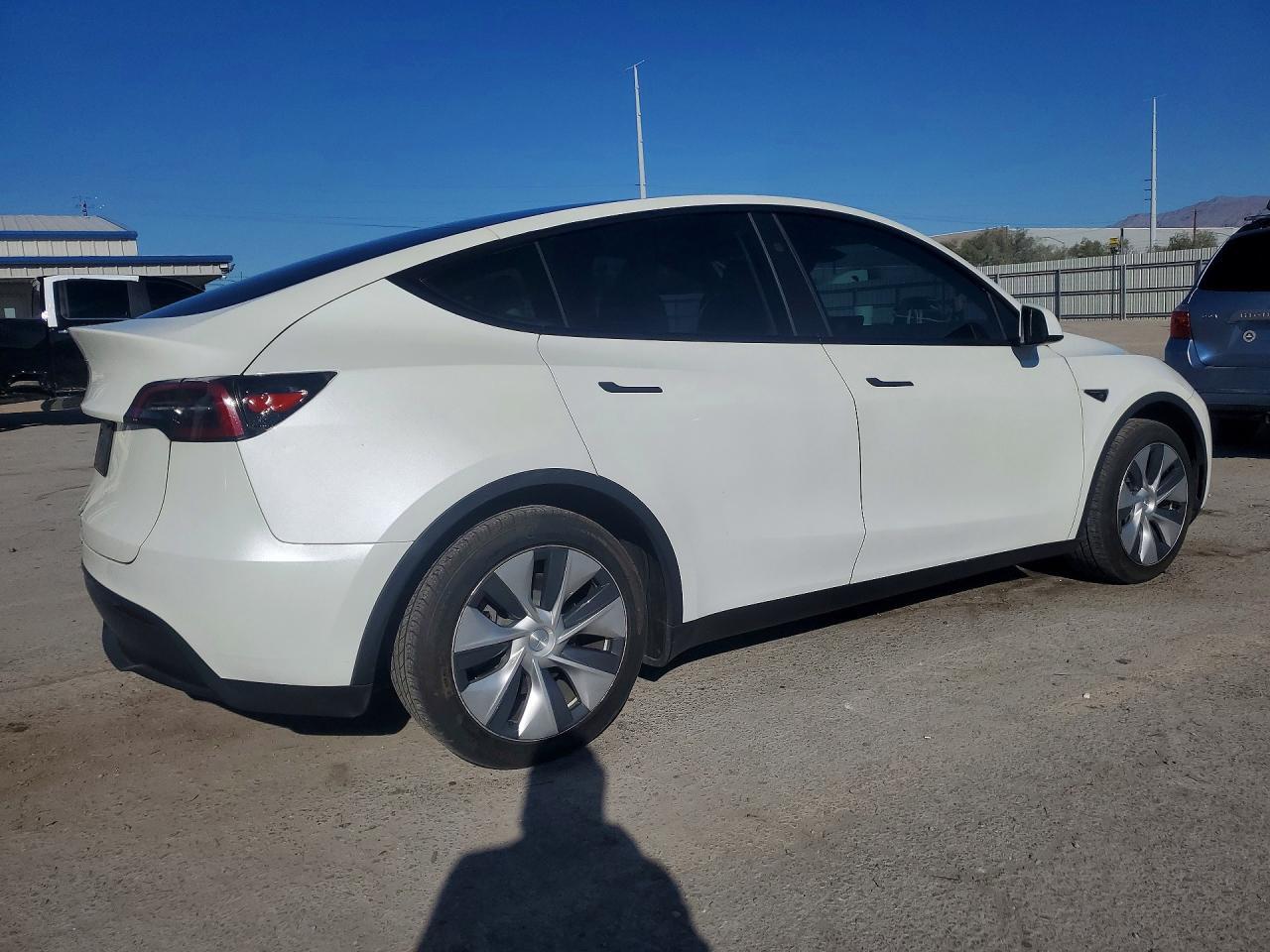 2023 Tesla Model Y - Фото 3