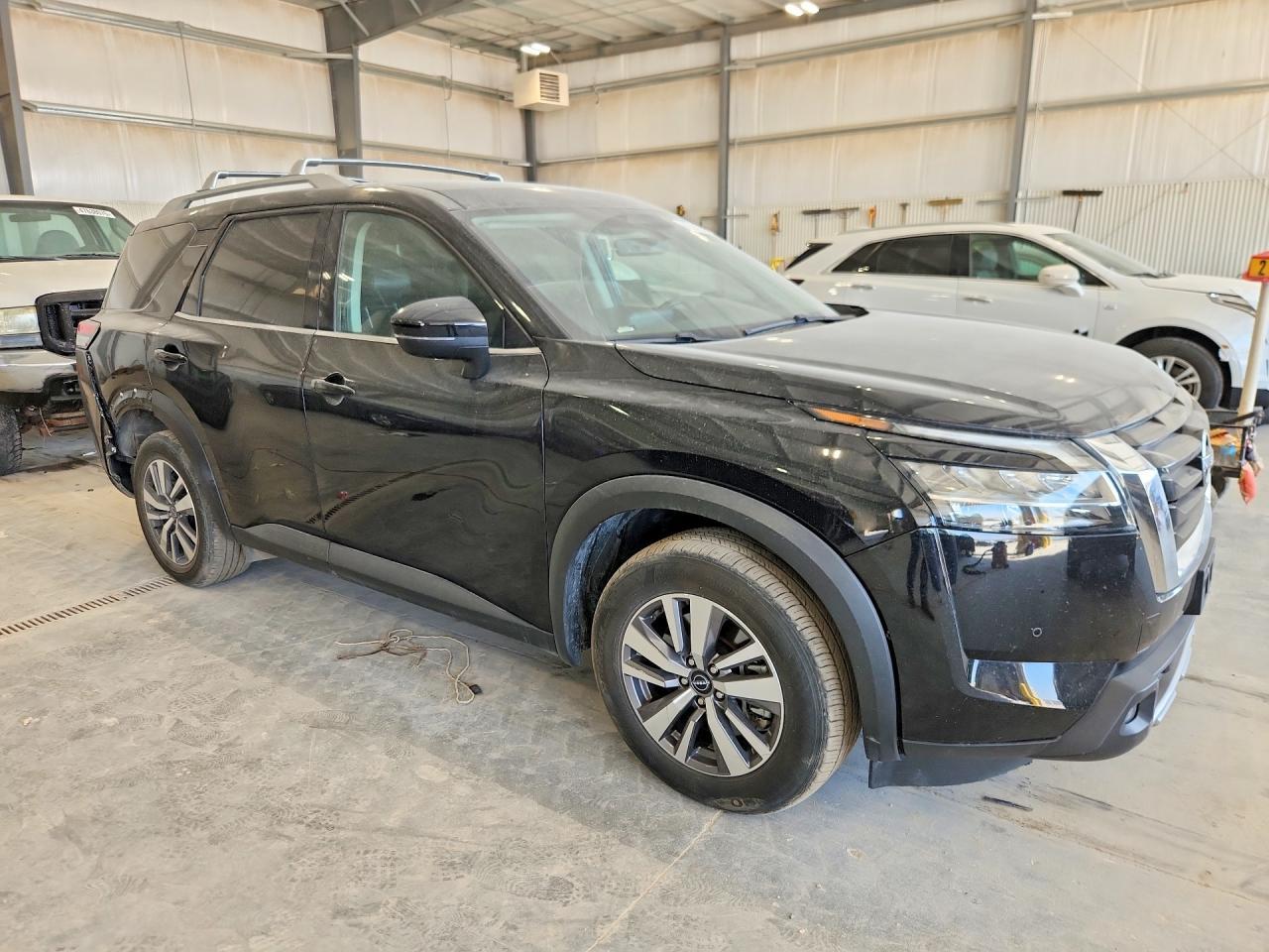 2023 Nissan Pathfinder Sl - Фото 4