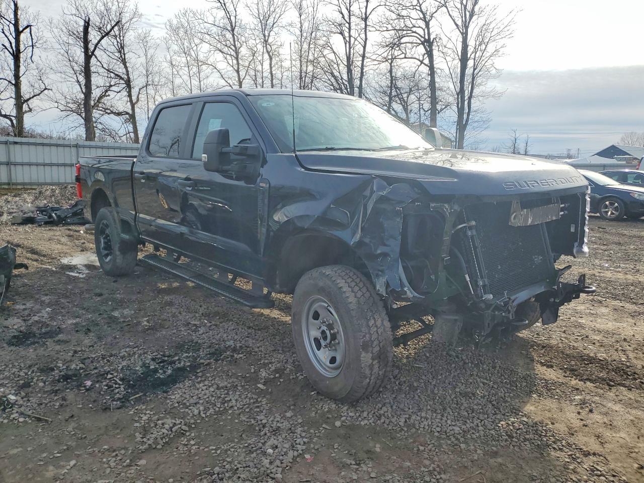 2025 Ford F250 Super Duty - Фото 4