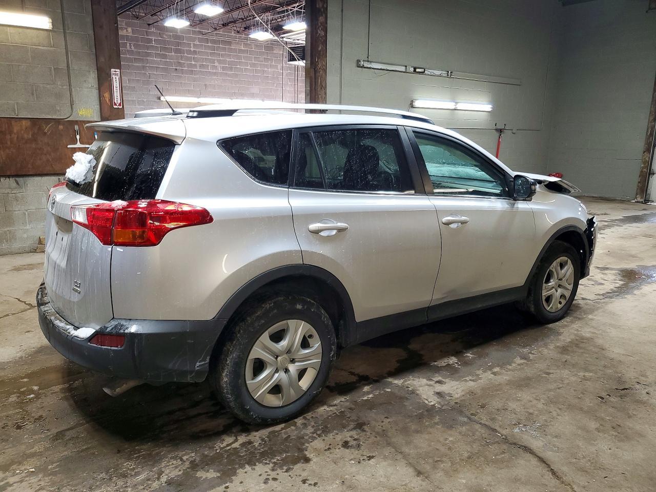 2015 Toyota Rav4 Le - Фото 3
