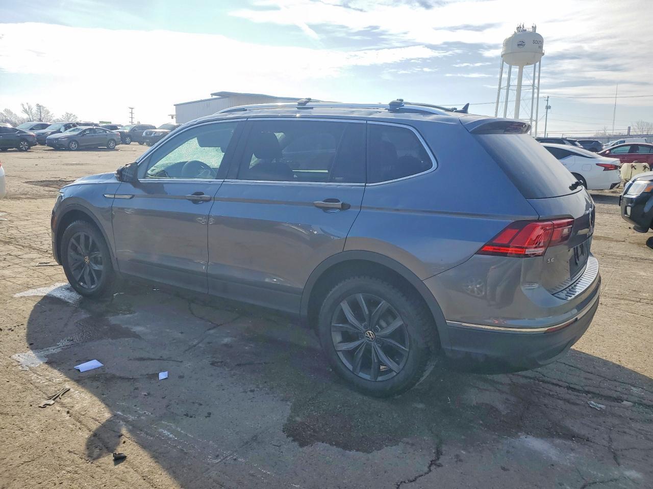 2024 Volkswagen Tiguan Se - Image 2