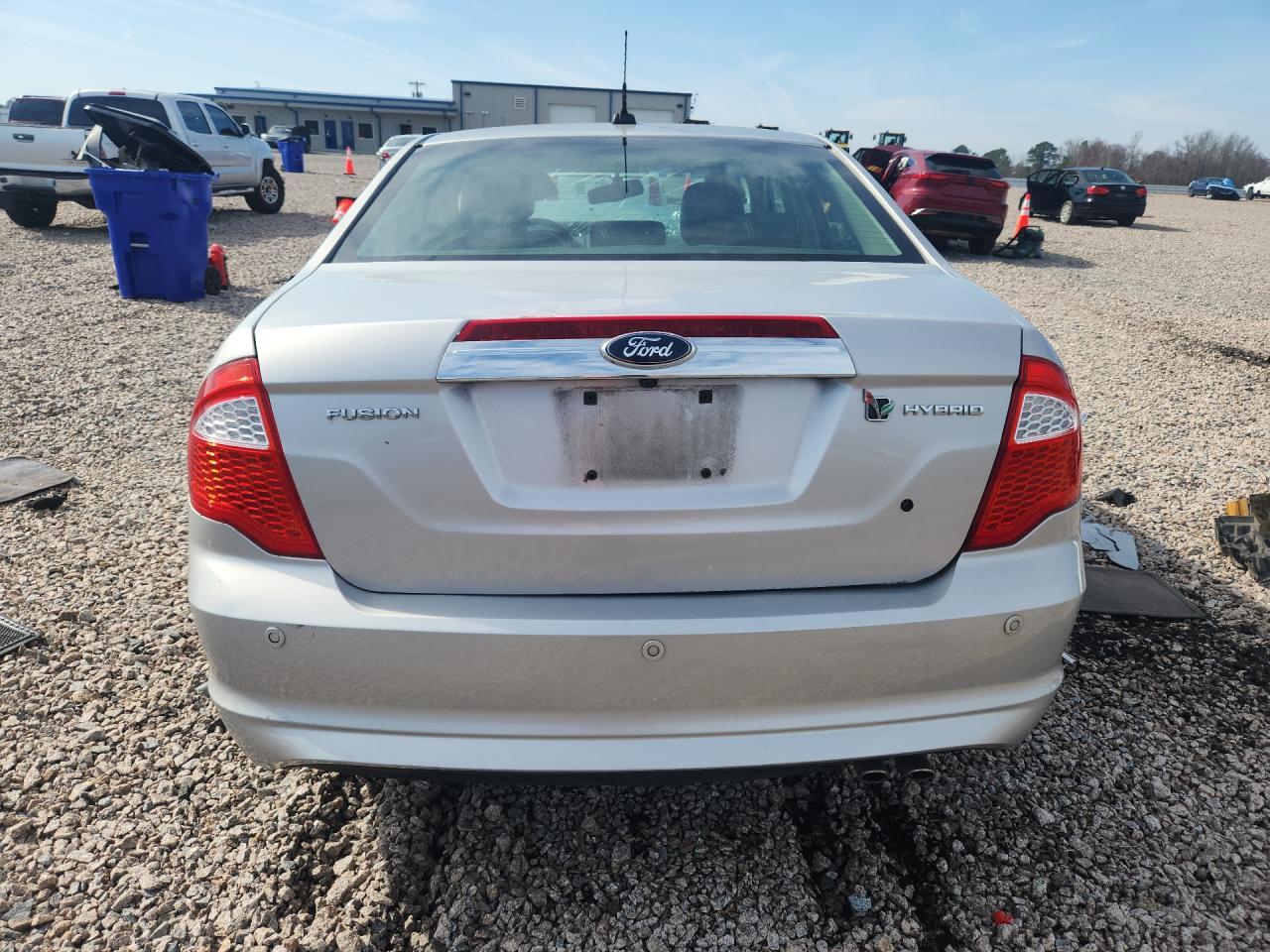 2010 Ford Fusion Hybrid - Image 6