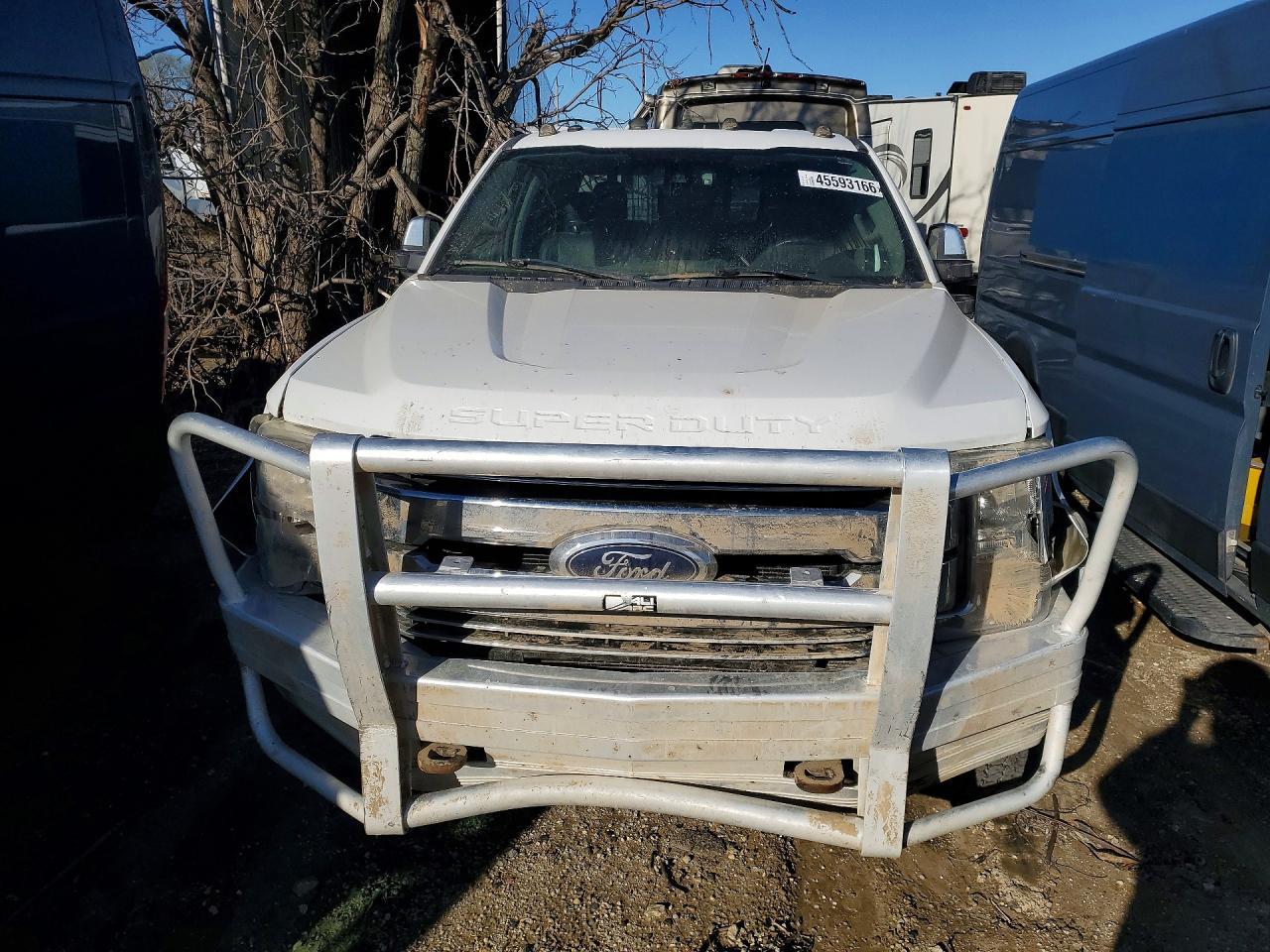 2018 Ford F350 Super Duty - Image 5