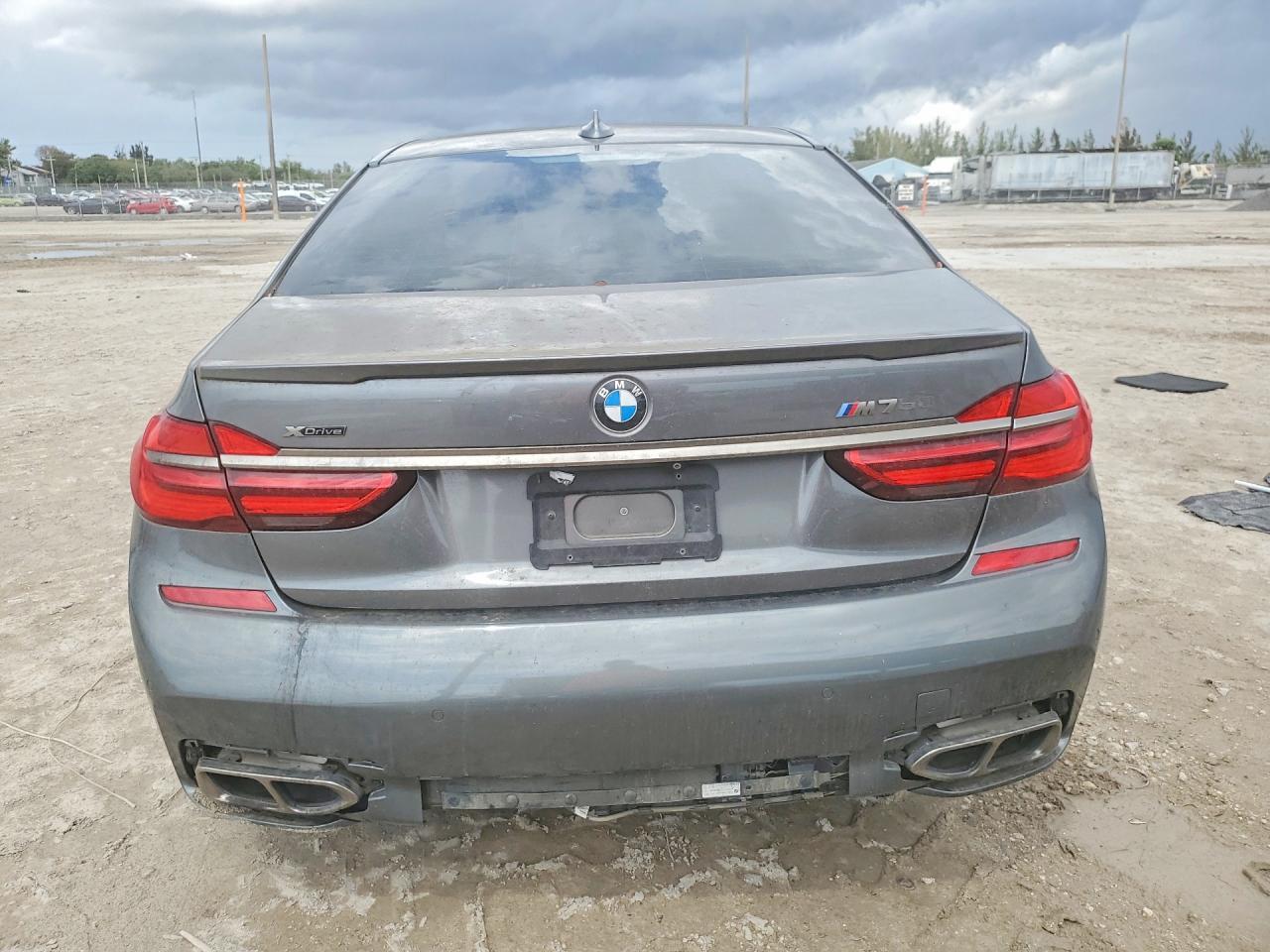 2018 BMW M760 Xi - Фото 6