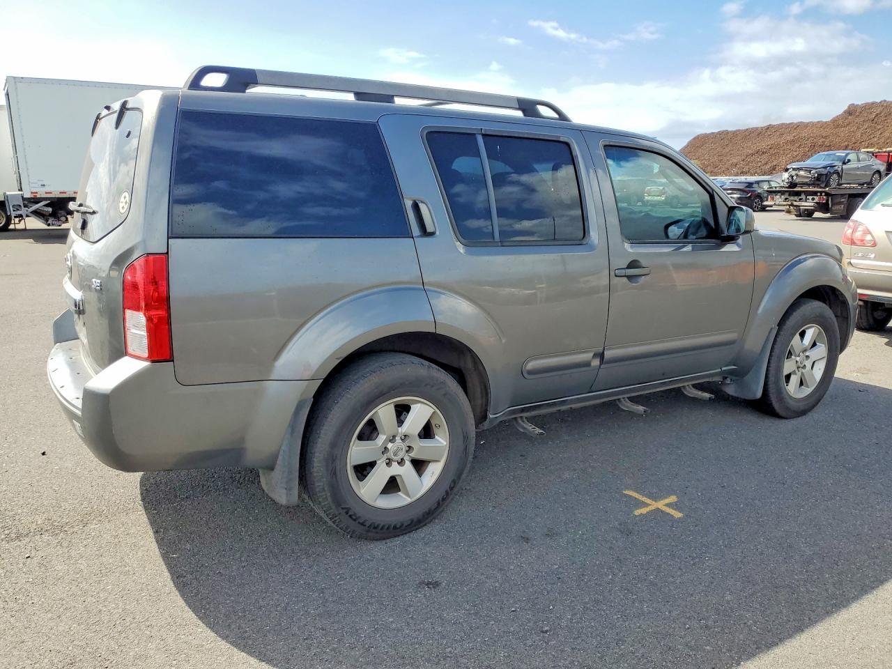 2008 Nissan Pathfinder S - Image 3