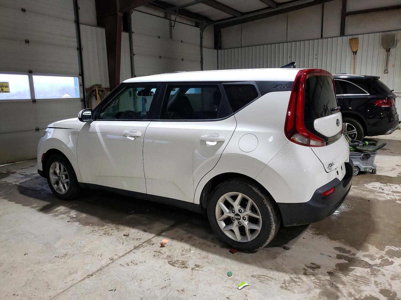 2021 Kia Soul S - Image 2