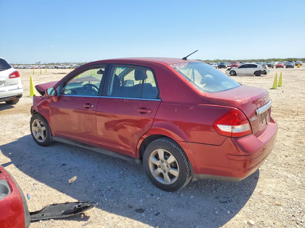 2008 Nissan Versa 1.8 S - Фото 2