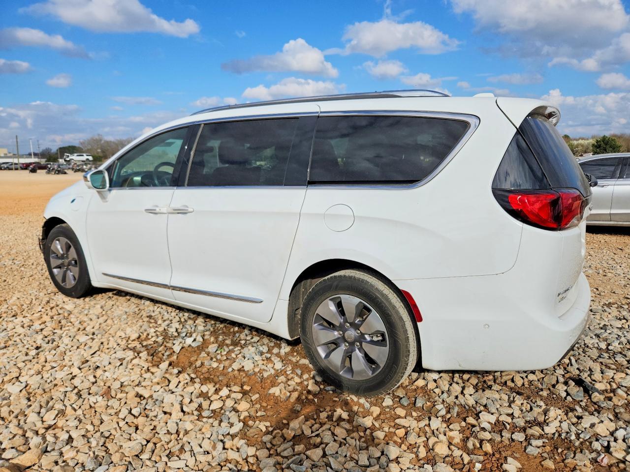 2020 Chrysler Pacifica Hybrid Limited - Фото 2