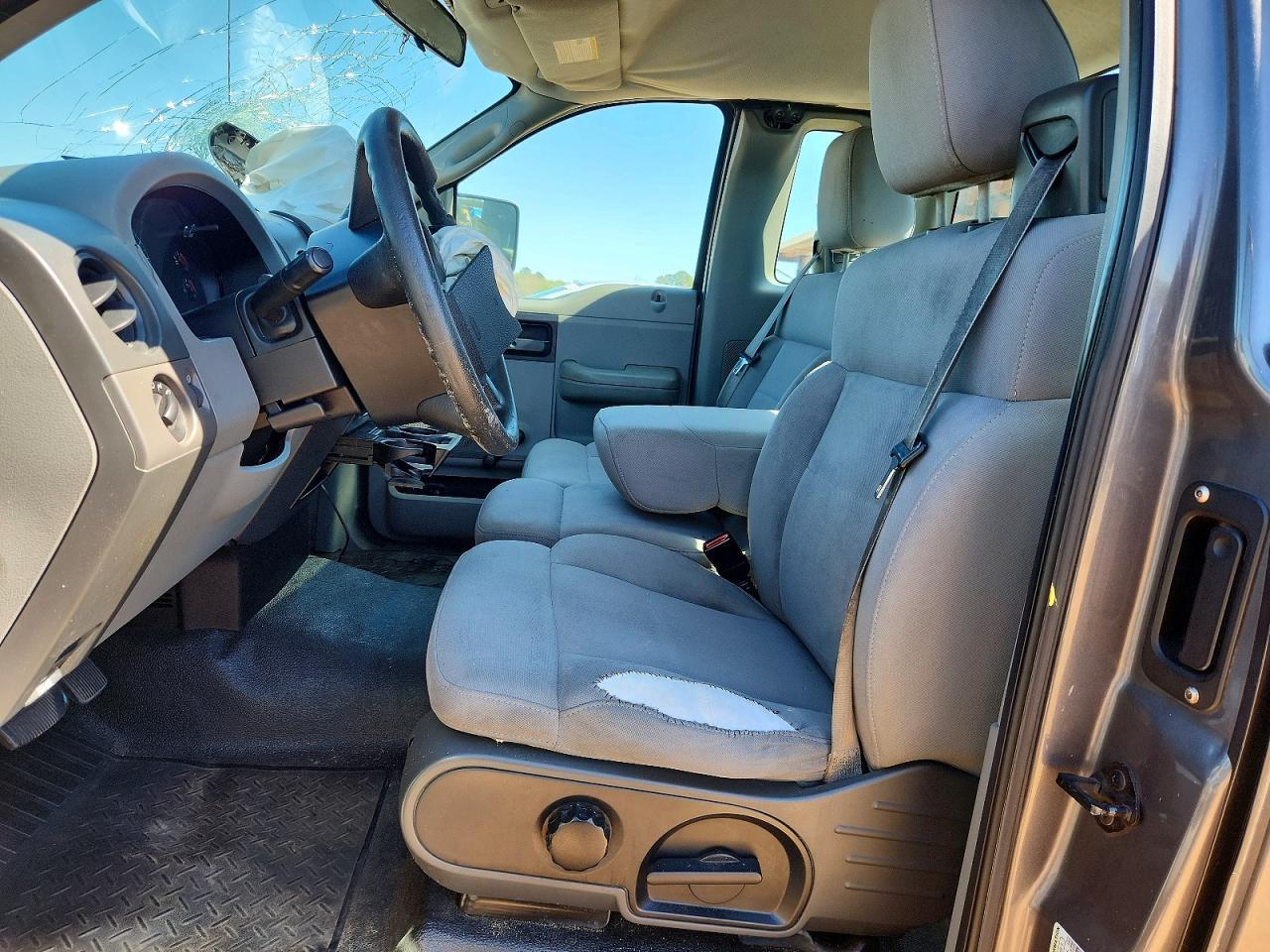 2006 Ford F150 - Image 7