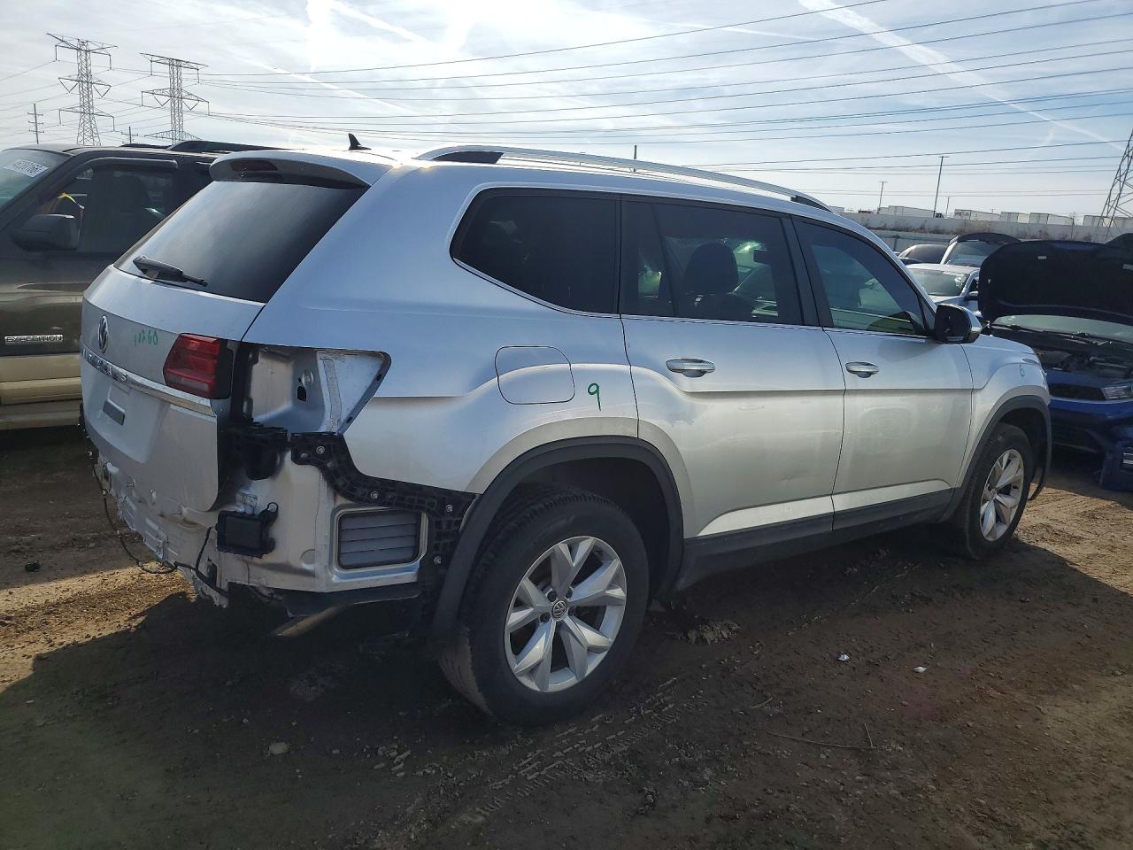 2019 Volkswagen Atlas S - Фото 3