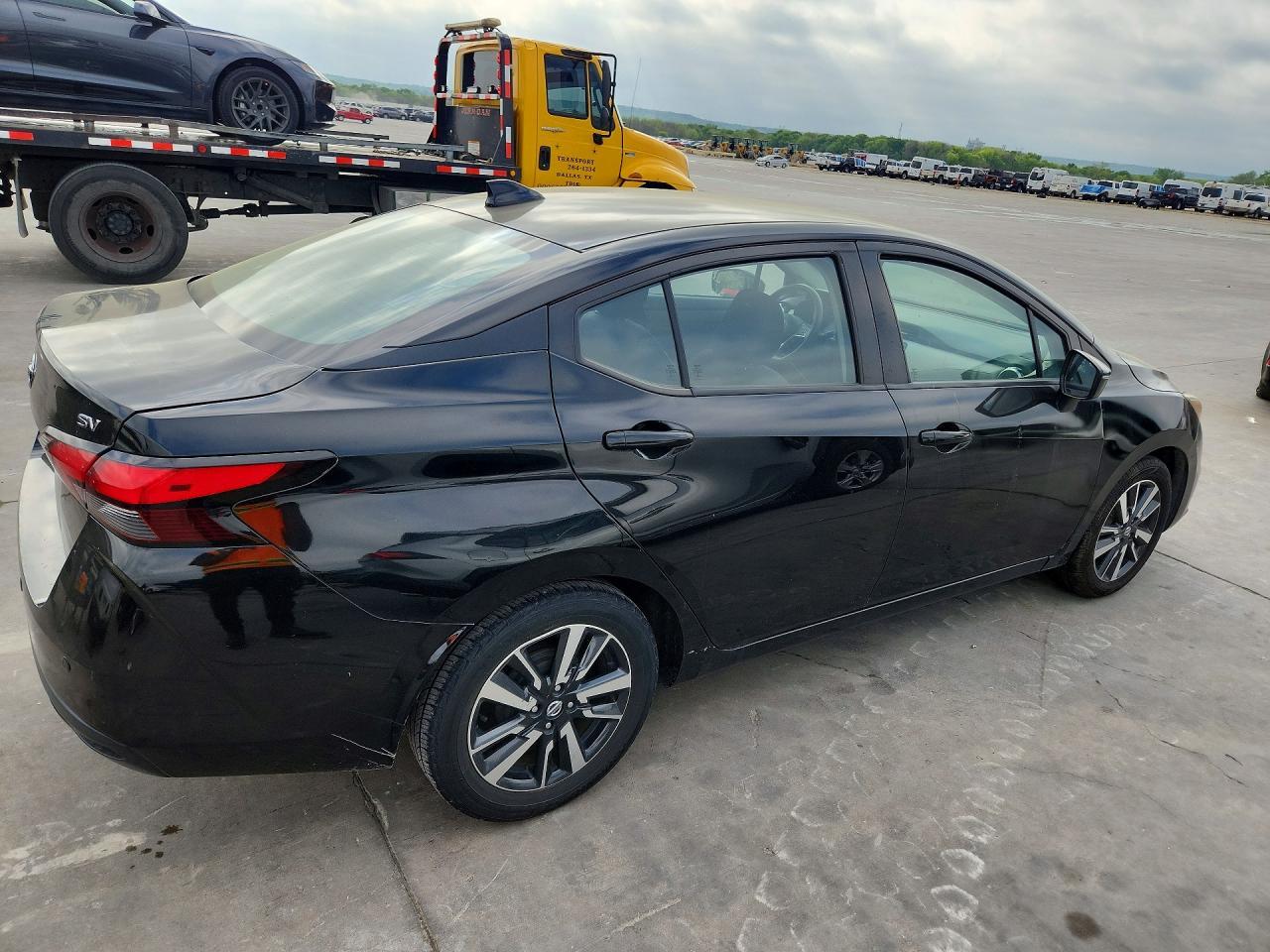 2021 Nissan Versa Sv - Image 3
