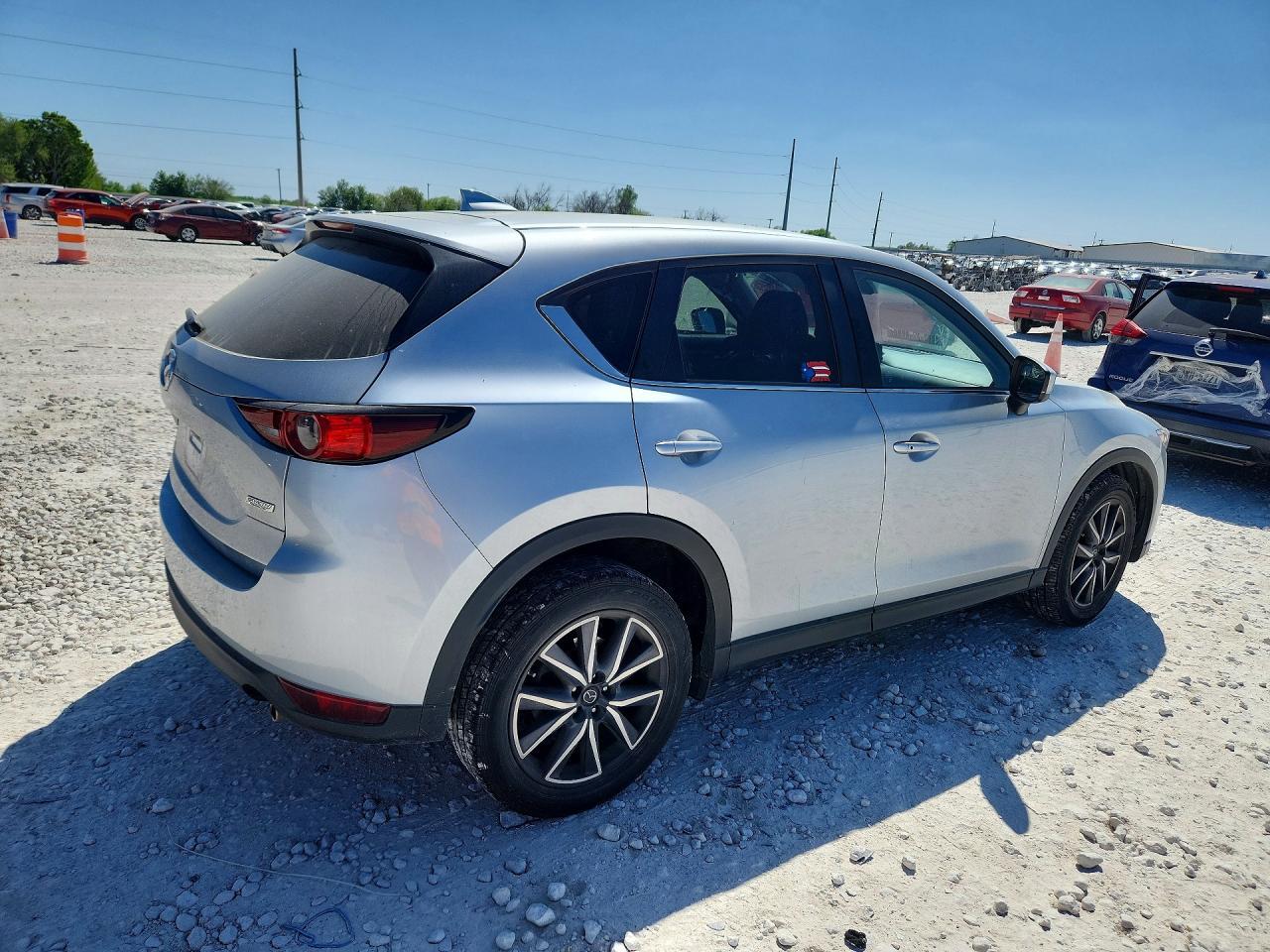2018 Mazda Cx-5 Touring - Image 3
